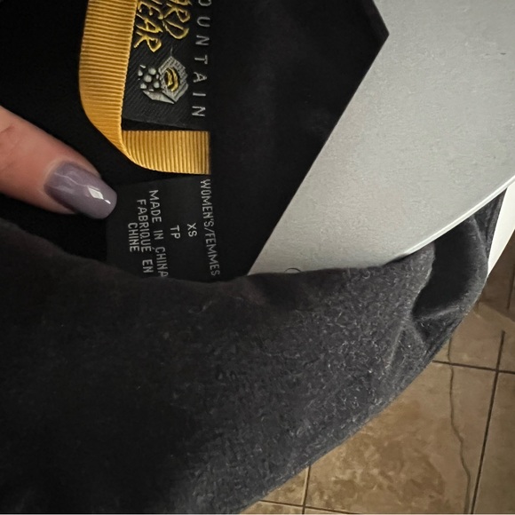 Hard wear mountain black zip jacket excellent condition - Picture 3 of 7